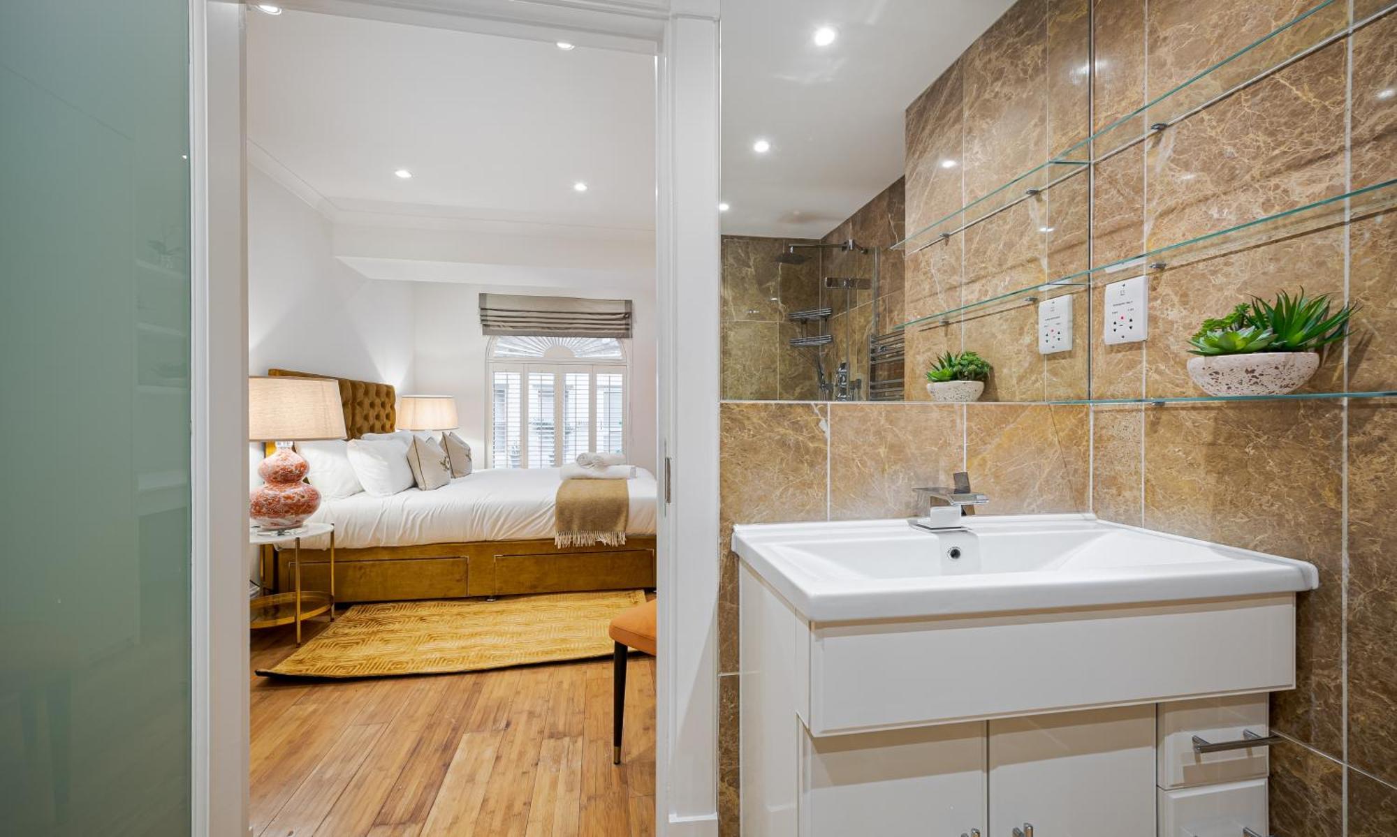 Modern 2Bd Hideaway In Belgravia With Private Patio 10 Mins Walk To Harrods ลอนดอน ภายนอก รูปภาพ