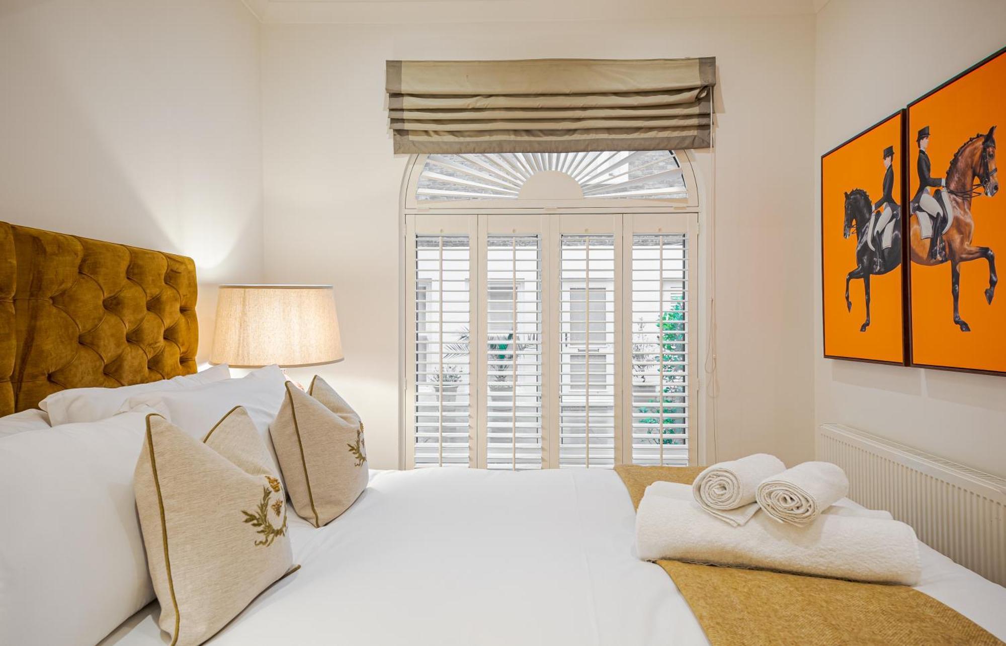 Chic Belgravia Hideaway With Private Patio 10 Mins To Harrods Apartment ลอนดอน ภายนอก รูปภาพ